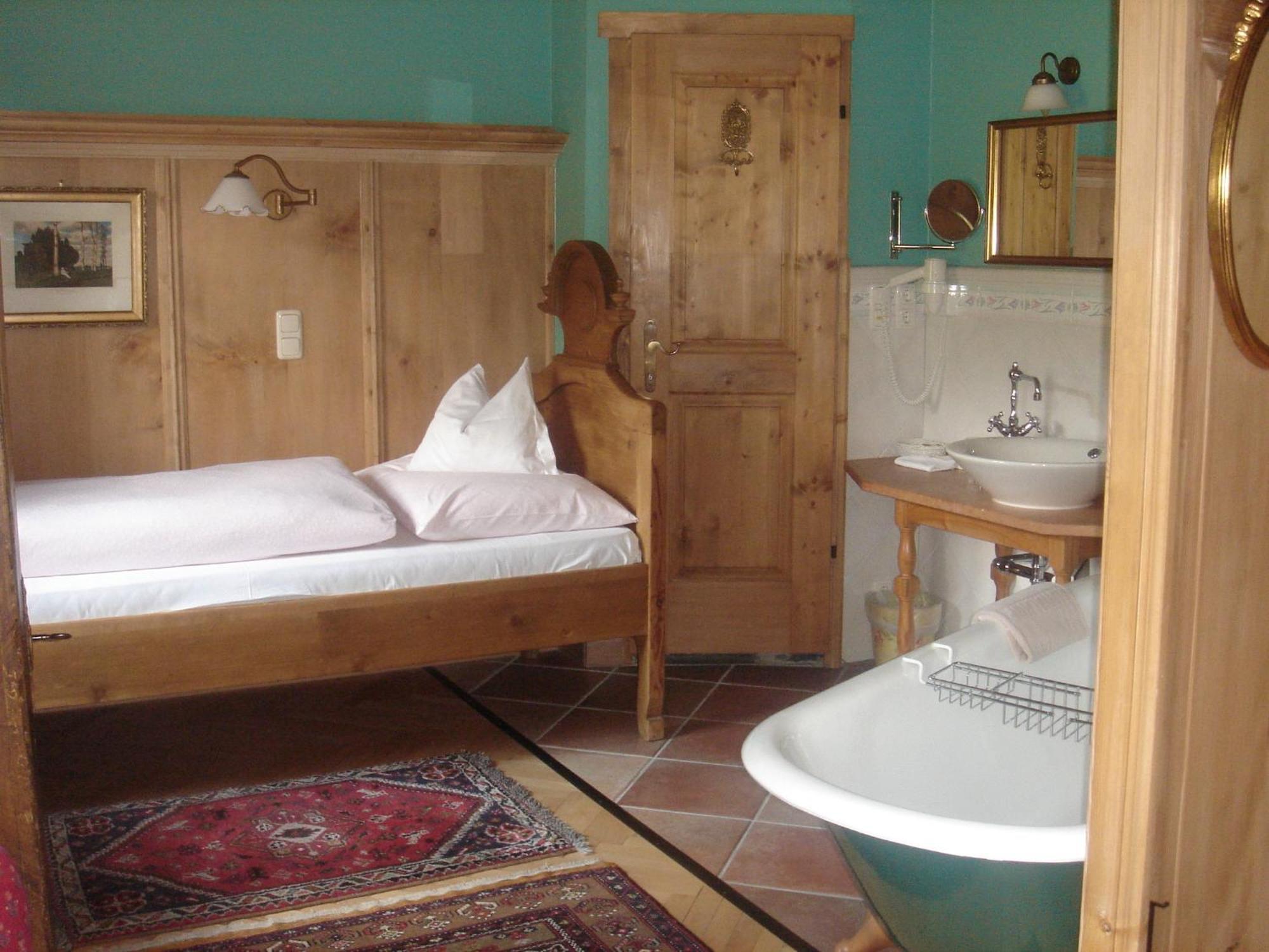 Romantikhotel Almtalhof Grünau im Almtal الغرفة الصورة