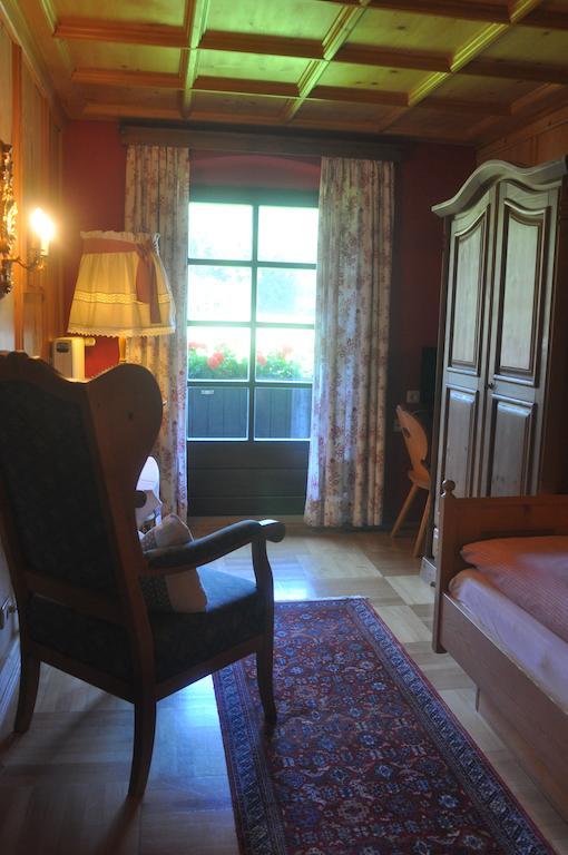Romantikhotel Almtalhof Grünau im Almtal الغرفة الصورة